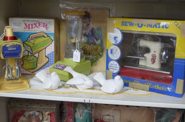 volo antique mall toys 564