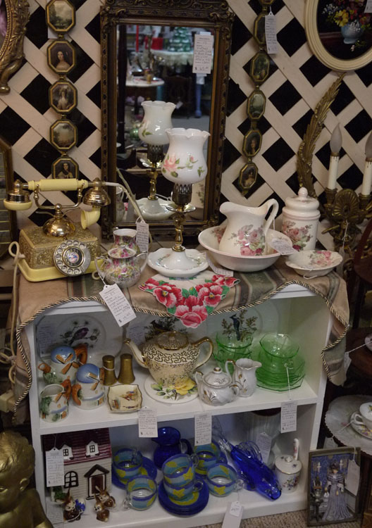 volo antiques glass 594