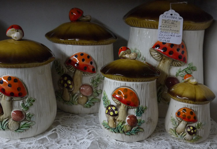 volo antiques kitchen 528