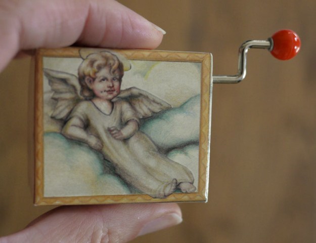 ave maria music box 931