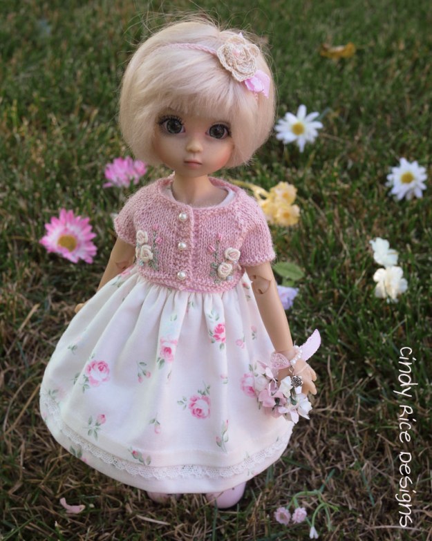 cutie in the garden 383