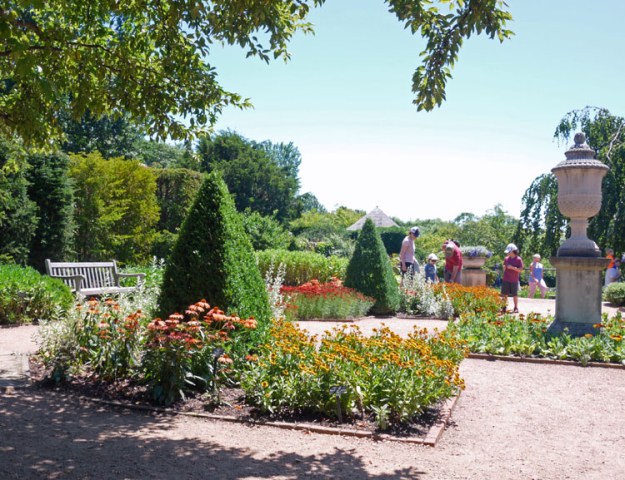 english walled garden 966