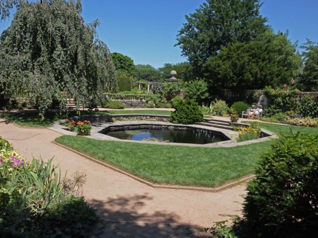 english walled garden 984