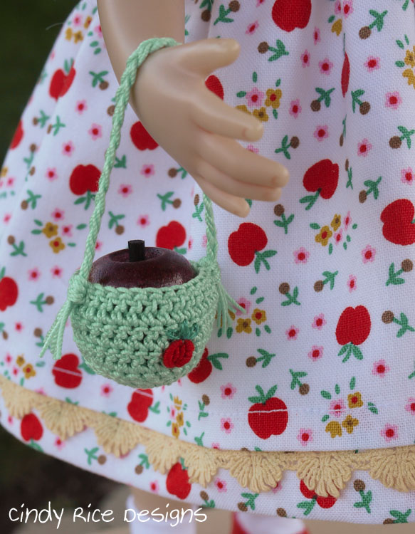 teddy-n-me-and-the-apple-tree-494