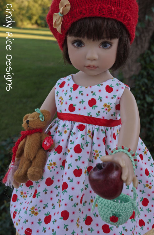 teddy-n-me-and-the-apple-tree-547