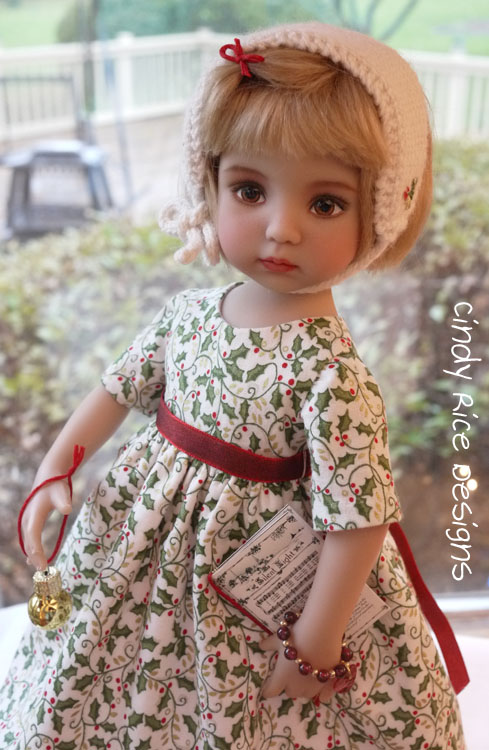 christmas-caroler-301