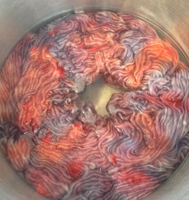 dyeing merino singles yarn 3779