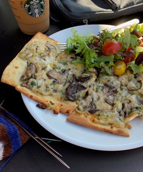 mushroom leek flatbread