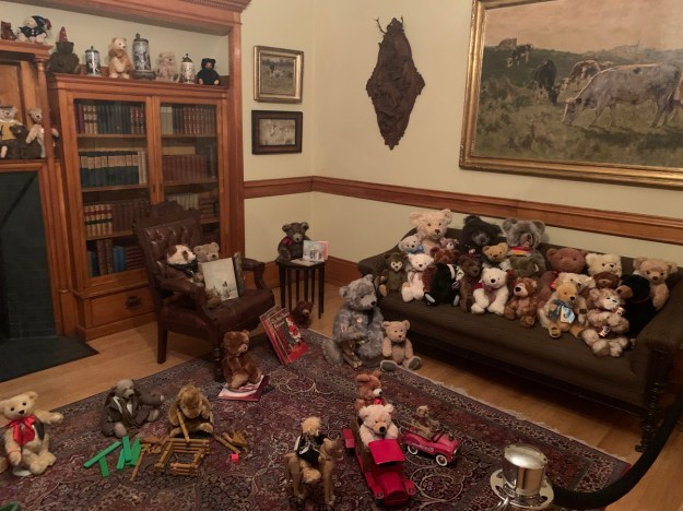 2019 christmas pabst mansion library 4926